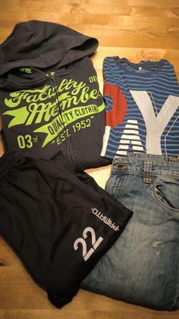 1 lot de 4 habits taille 158
