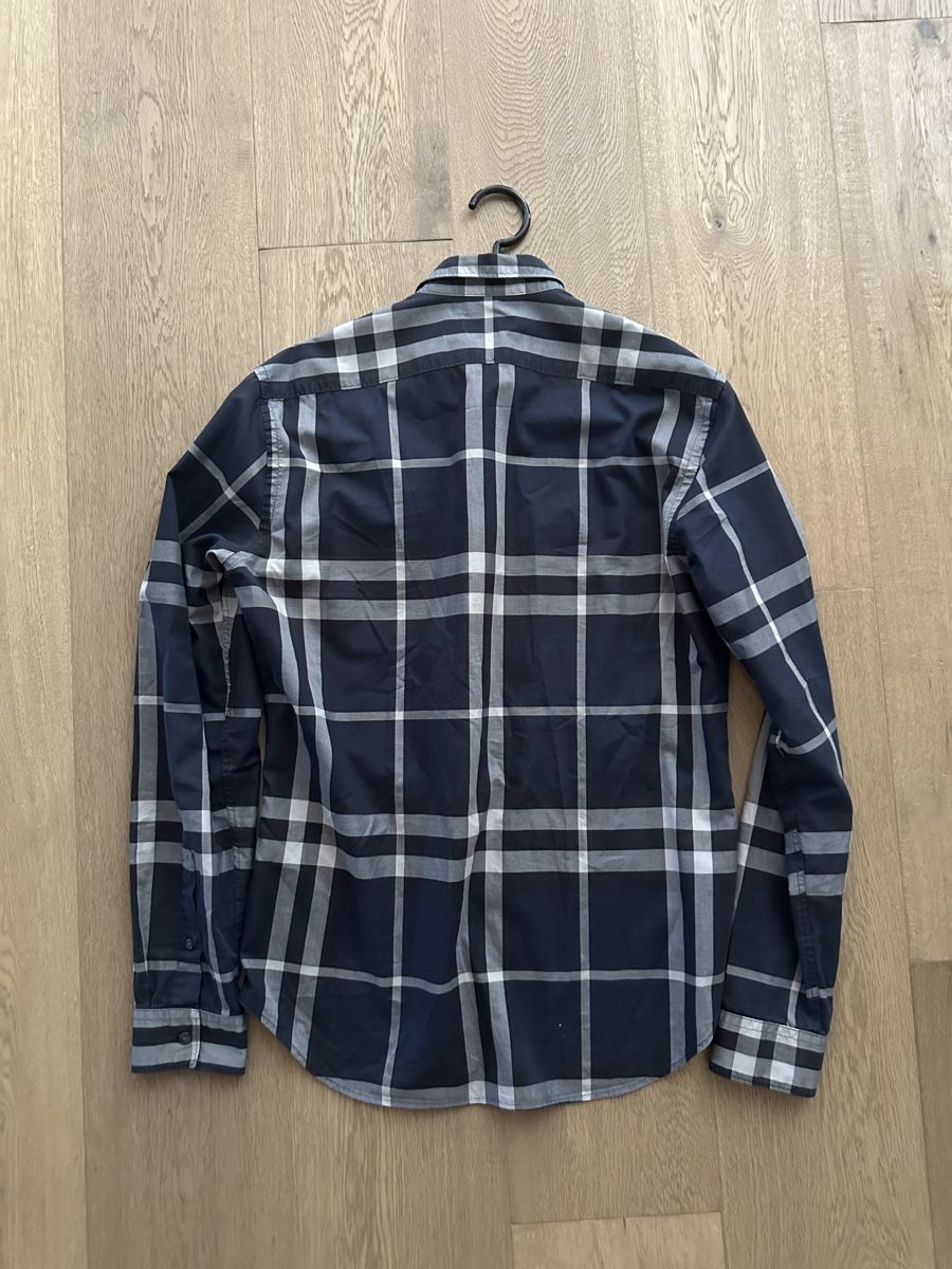 Burberry Camicie: Burberry shirt – Usato da Seltisberg venduto da izz_8xth 2