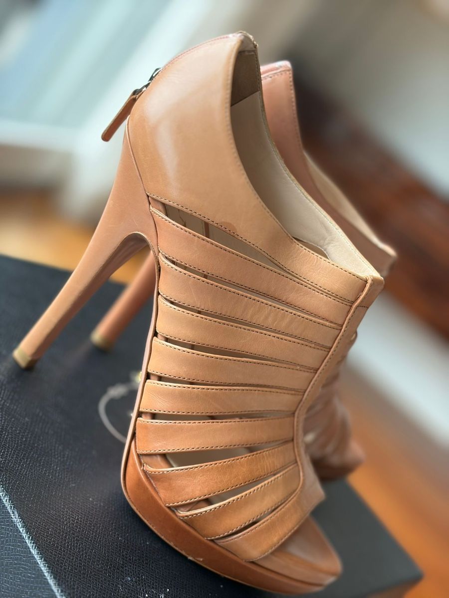 Prada Damenschuhe: Prada Schuhe - neuwertig – Neu (gemäss Beschreibung) aus st. gallen von everythingyouwishfor 1