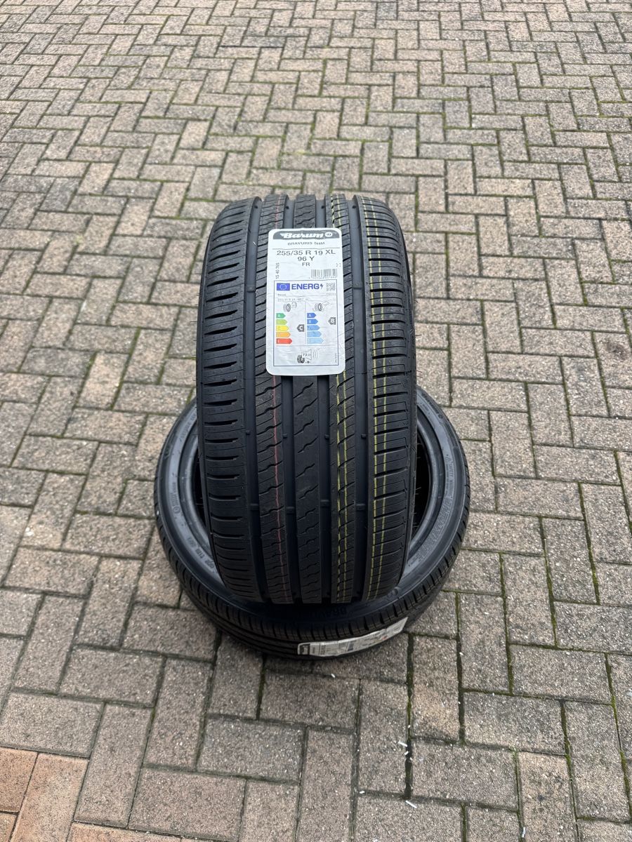 Pneus & Kompletträder: 255/35R19 Sommerpneu NEU – Neu (gemäss Beschreibung) aus Aristau von 020214
