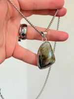 Collier Labradorite - Élégance et Mystère 💎