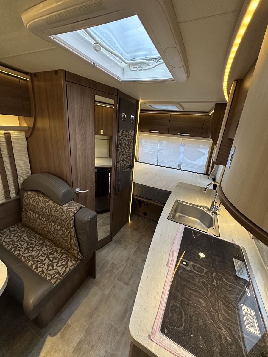 Rimorchi: Wohnwagen Büerstner averso top 430 ts – Usato da Balzers venduto da Anto.93 4