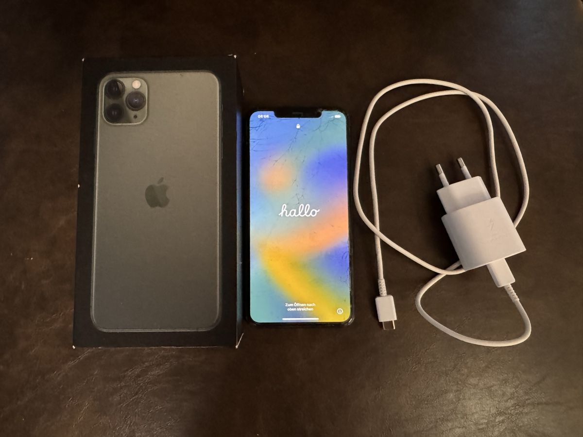 Apple Portables: Apple iPhone 11 Pro Max 64 GB – D'occasion à Zürich par tgy_wlb8