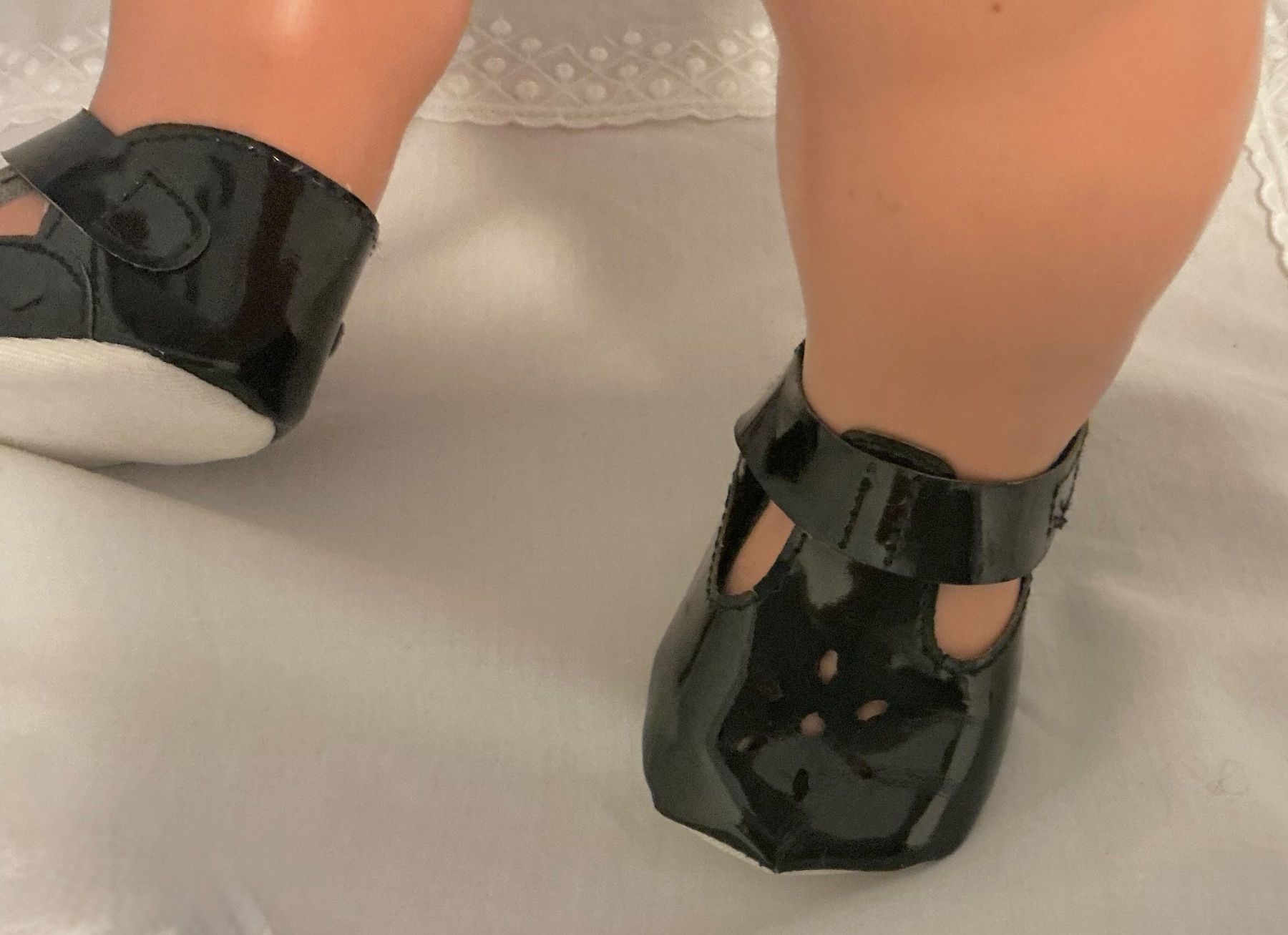 Bambole: ÄLTERE UNBESPIELTE PUPPENSCHUHE – Usato da Zell LU venduto da Silvermemory 1