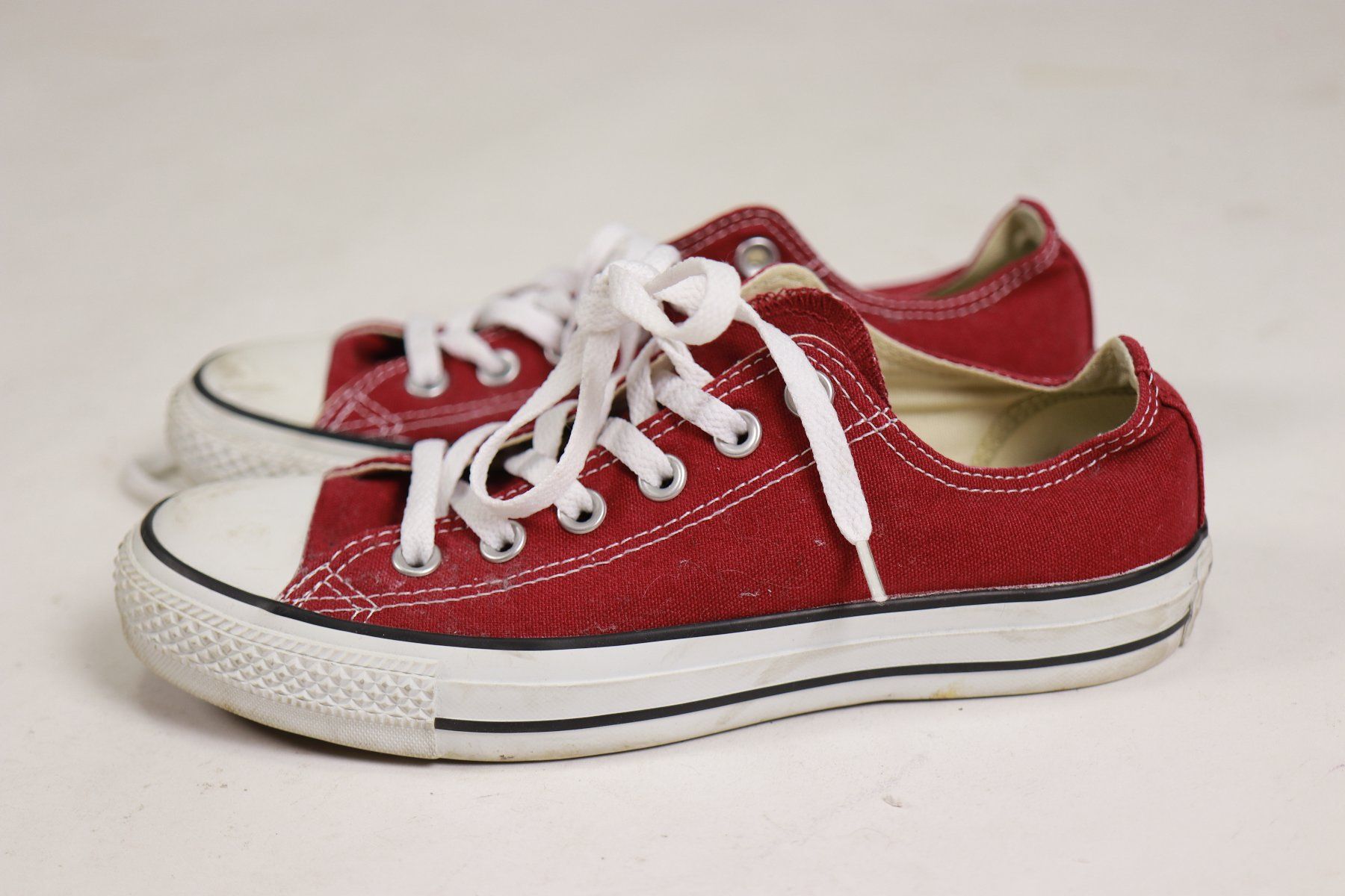 Converse Damenschuhe: Rote / Magenta COnvers All Stars - Gr. 38 – Gebraucht aus Hombrechtikon von BAZ-Vintage