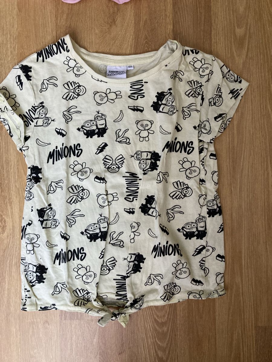 Camicette, T-shirt & Top: Mädchen Minions Shirt Gr. 122 – Usato da Emmenbrücke venduto da JJ_89