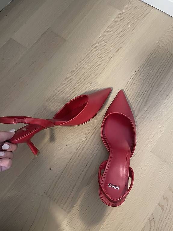 Mango Damenschuhe: Kittenheels in rot - Marke Mango – Gebraucht aus Lenzburg von lejlaimamovic 2