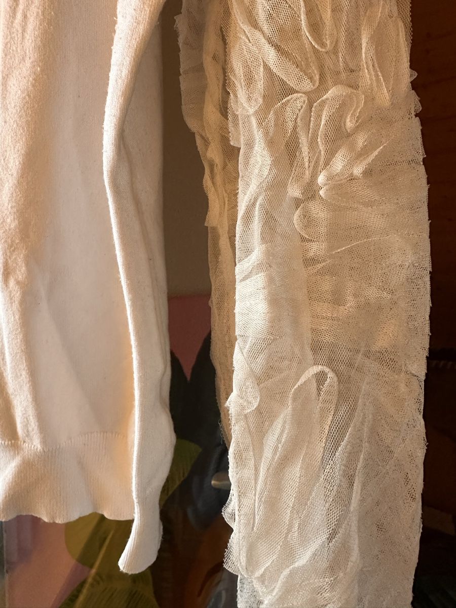 New Look Pulls & Sweat-shirts: Langarmshirt Weiss mit hübschen Ärmeln – D'occasion à Zürich par BettinaMarie2308 4