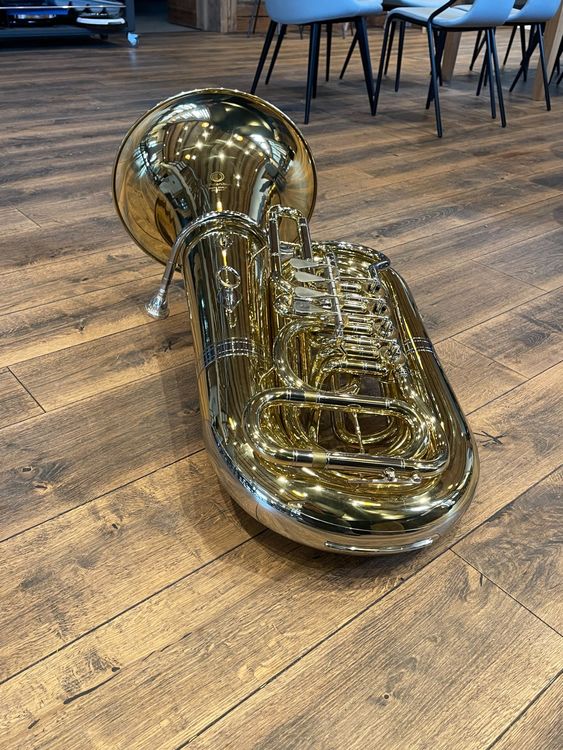 Bb Tuba St.Petersburg Model 202LD mit Lions Bag Kaufen auf Ricardo