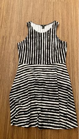H&M Kleid schwarz-weiss gestreift Grösse L