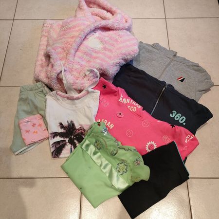 Kleiderpaket Gr.140/152