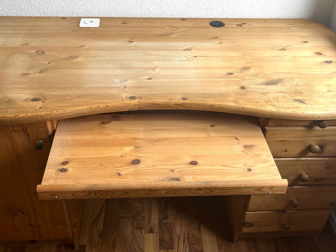 Bureaux: Schreibtisch aus Vollholz – D'occasion à Rafz par Flabadip 2