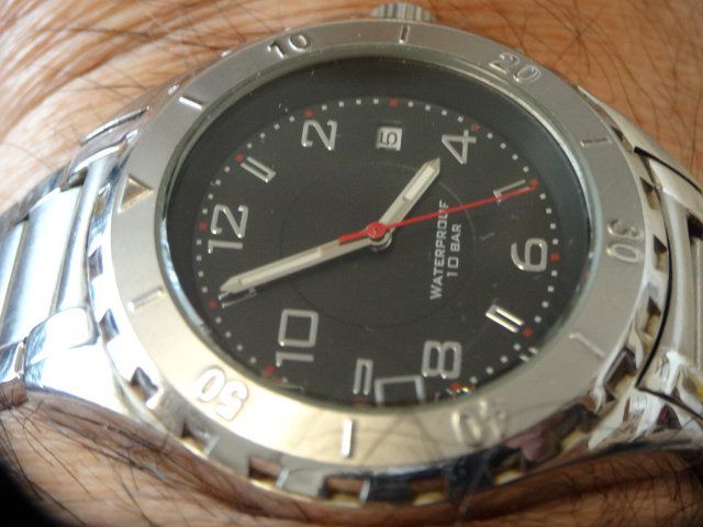TCM Uhren: TCM HERREN UHR,QUARTZ,DATE.SCHÖNE MODEL.LÄÜFT. – Gebraucht aus zürich von ahmad01 9