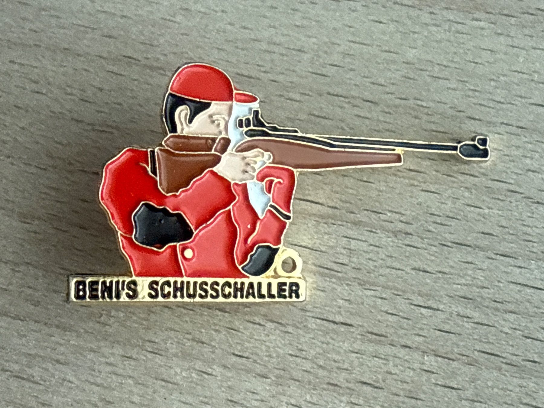 Placchette & Badge: Pin BENI'S SCHUSSCHALLER – Usato da Glattbrugg venduto da Schweigmatt