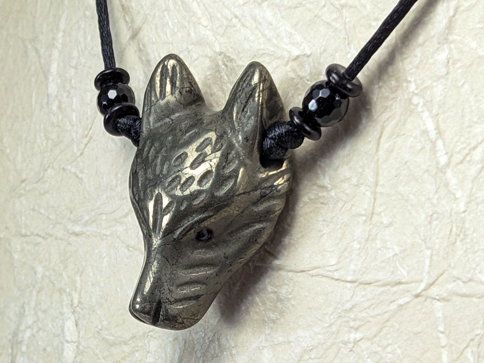 Minerali & Pietre curative: Pyrit Wolfskopf Kette - Wolf Anhänger – Nuovo e nell'imballaggio originale da Meilen venduto da StoneGarden 1