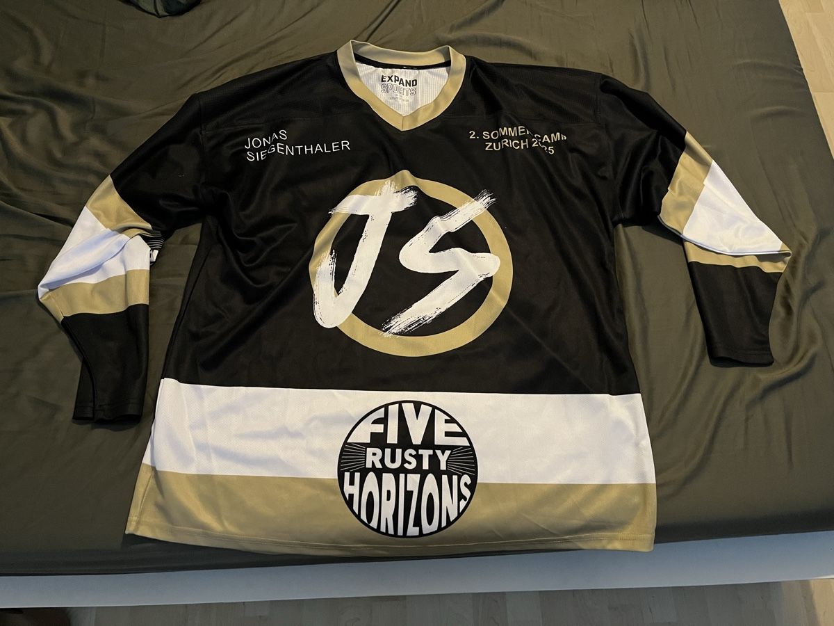 Leibchen & Hosen: Jonas Siegenthaler x Five Rusty Horizons Jersey (signed) – Neu und originalverpackt aus Wallisellen von pat_x6vf