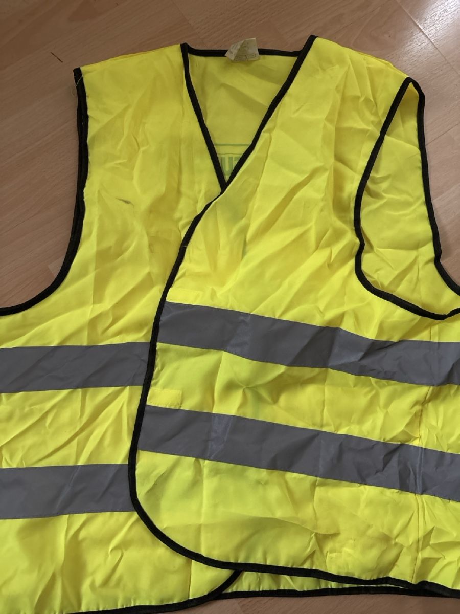 Gilet & Giacche: Warnweste gelb mit Reflektoren Grösse L – Usato da st.gallen venduto da Garagen_Verkauf