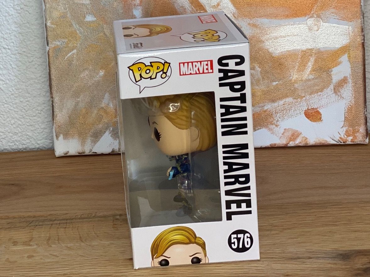 Funko Statuette: Funko Pop - Captain Marvel #576 - Avengers – Nuovo e nell'imballaggio originale da Oensingen venduto da CSCollectors 1