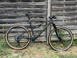 VTT tout suspendu ARC8 carbone noir taille L excellent état