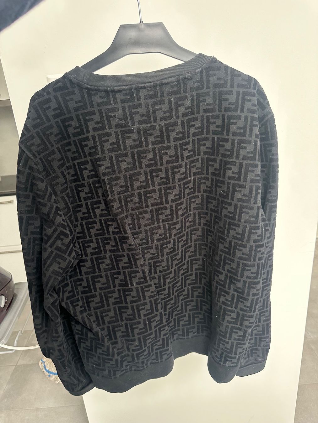 Fendi Maglioni & Felpe: Pull Fendi noir bon état – Usato da Chavannes-de-Bogis venduto da GenevaSak 1