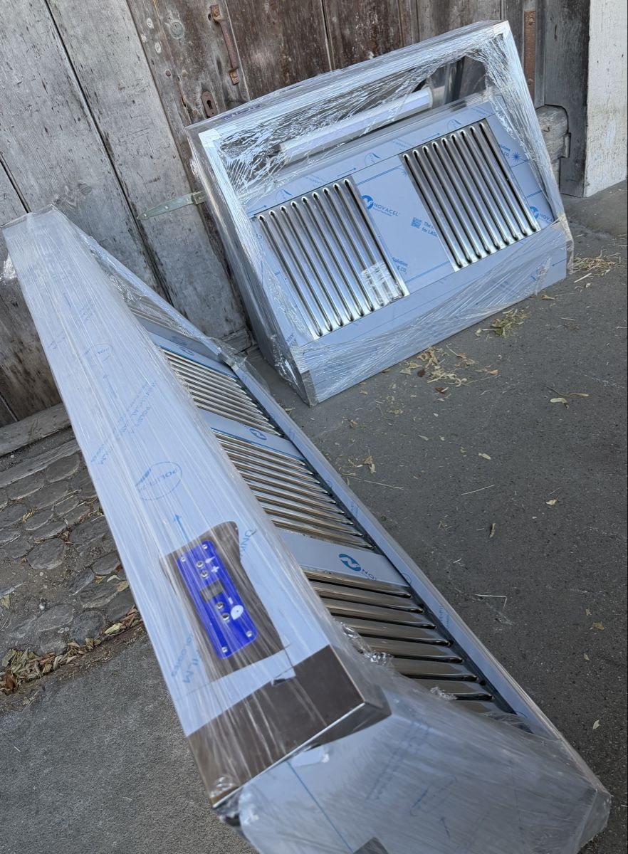Cappe di aspirazione: Lüftungs Hauben 2 Stk Neu – Nuovo e nell'imballaggio originale da Härkingen venduto da 1S. 1