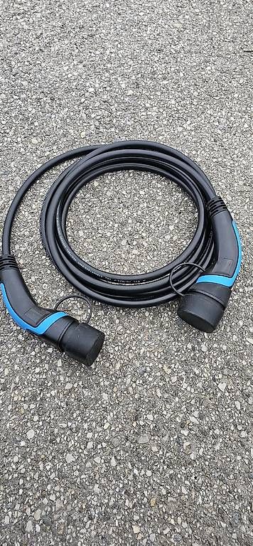 Accessori per altri veicoli: Câble de recharge type 2 32A 7,4kW – Usato da Crissier venduto da rs.2001 1
