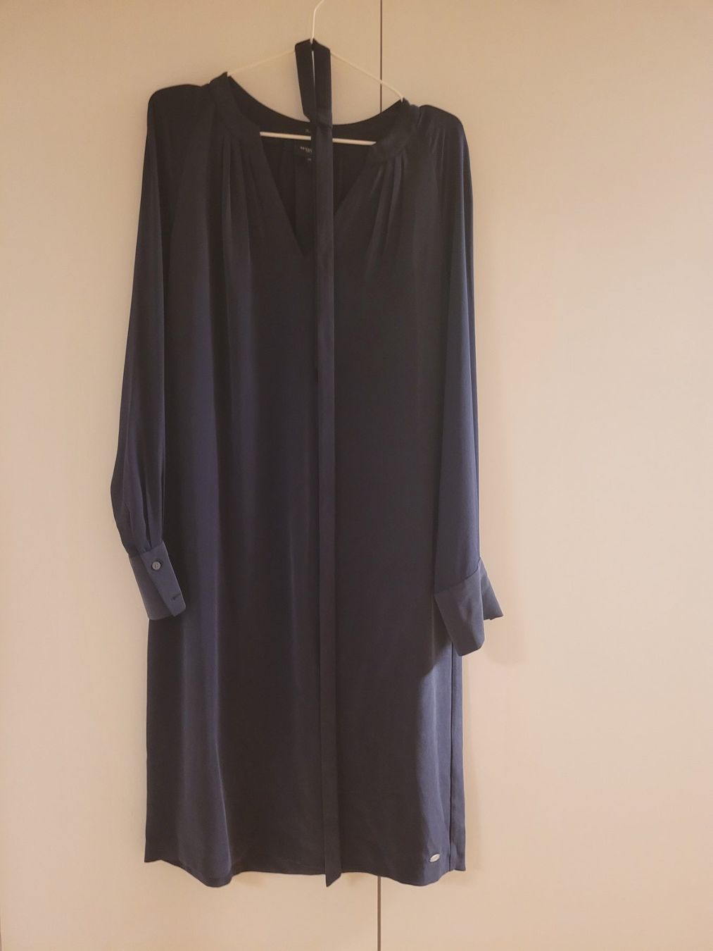 Kleider: McGregor Seidenkleid, Gr.38, Dunkelblau, Seide – Neu (gemäss Beschreibung) aus Zürich von mgn1