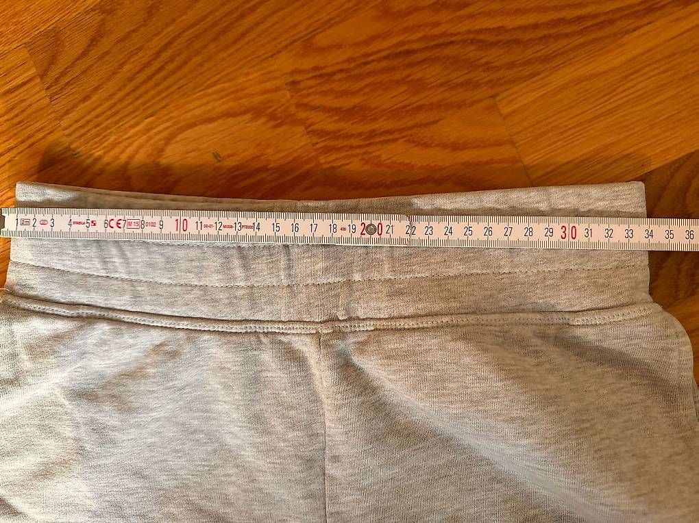 H&M Pantaloni: Shorts von H&M_Grau_Gr. XS. – Usato da Zürich venduto da Sunnyflower97 4