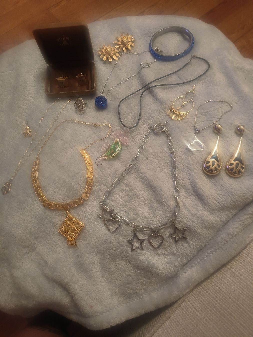 Sonstiger Schmuck: lot bijoux diverses  – Gebraucht aus Pampigny von Nathbn