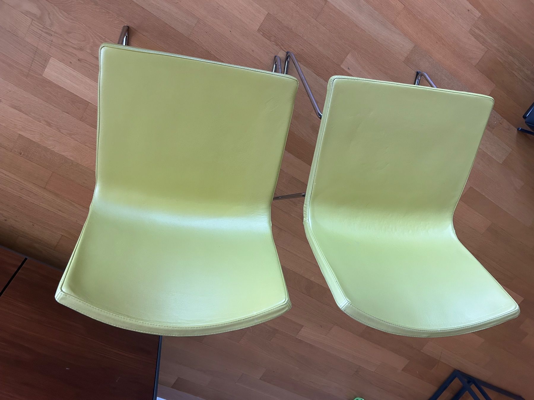 Ikea Sedie: 2er Set Moderne Freischwinger Stühle, hellgrün, Top! – Usato da Zug venduto da mariosarkissian 3