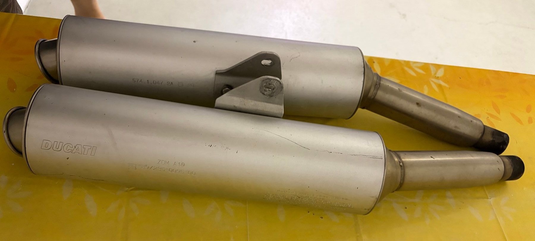 Ducati Auspuffanlagen: Ducati 900 ss ie Auspufftöpfe – Gebraucht aus Winterthur von jsoll1 3