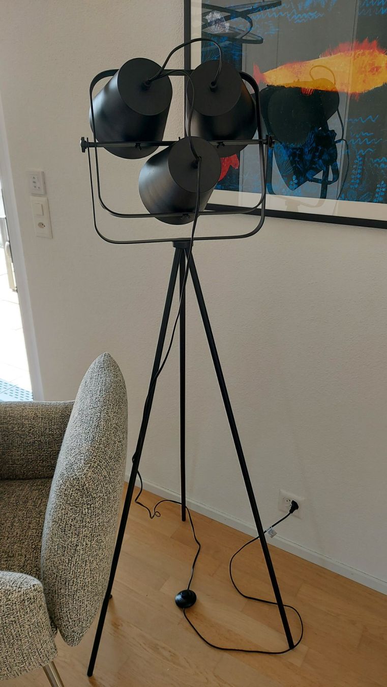 Lampade: Stehlampe schwarz Metall – Usato da Meilen venduto da sha_7hkn 1