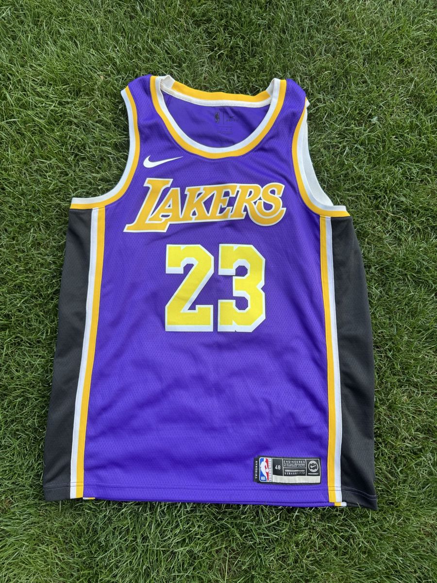Nike Maillots de corps & Pantalons: La Lakers LeBron Gr L – D'occasion à Dornach par Picasso81