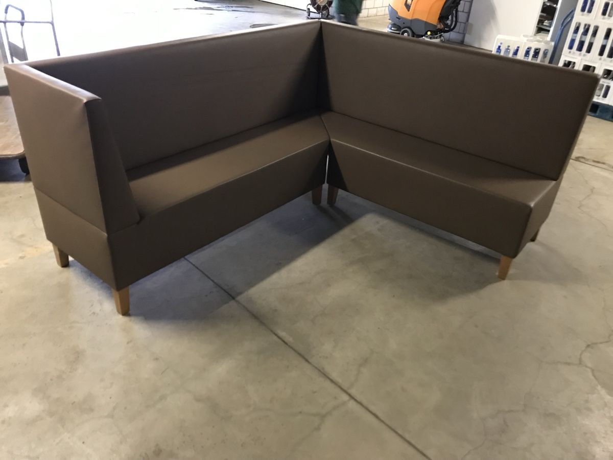Bancs: Eckbank Kunstleder 210x180 cm – D'occasion à Männedorf par deal4deal