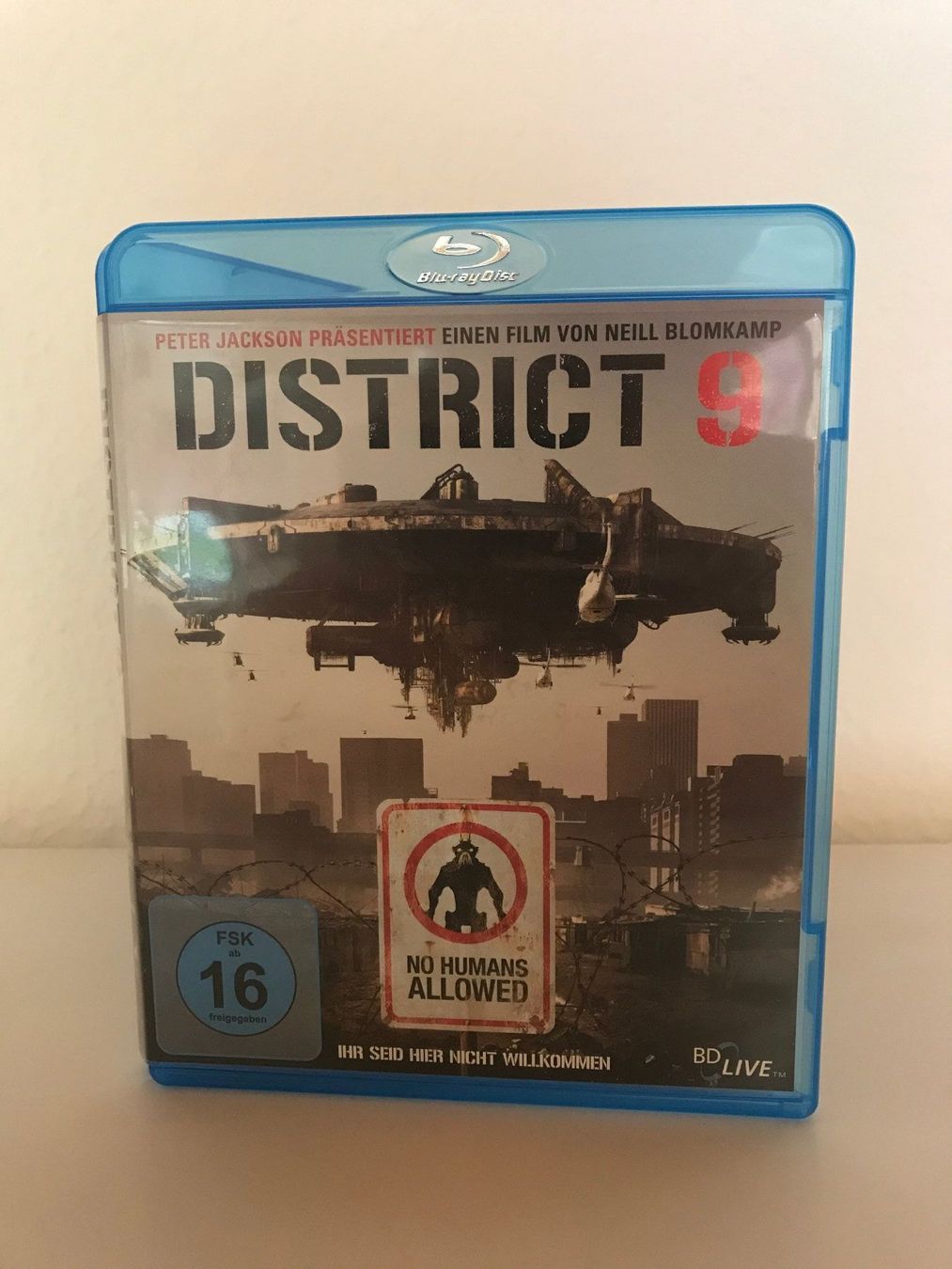 Tutti i DVDs: District 9 - bluray – Nuovo (secondo la descrizione) da Liestal venduto da Adam-Grey