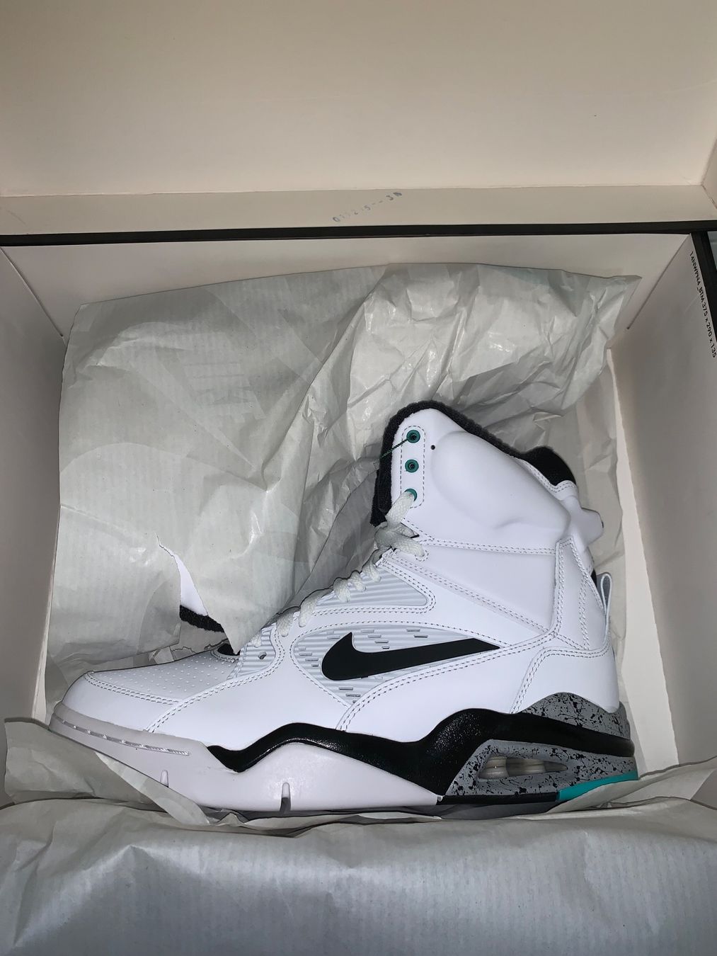 Nike Scarpe da uomo: Nike Air Command Force Hyper Jade Neu!! EU 43 – Usato da Tuggen venduto da Kawest0 3