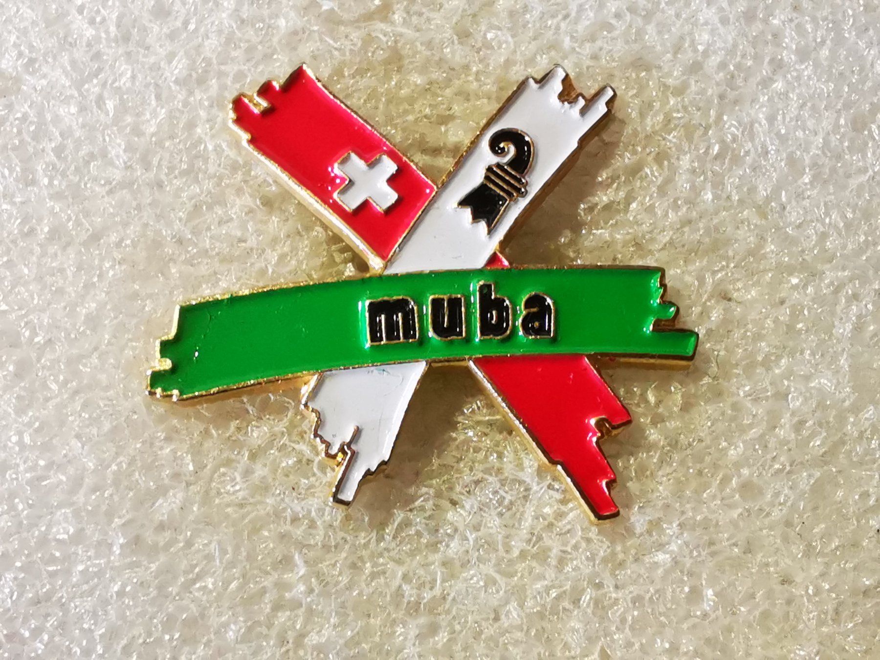 Placchette & Badge: Ansteckpin 97: muba – Usato da Oppligen venduto da Pin-Fall-Shop