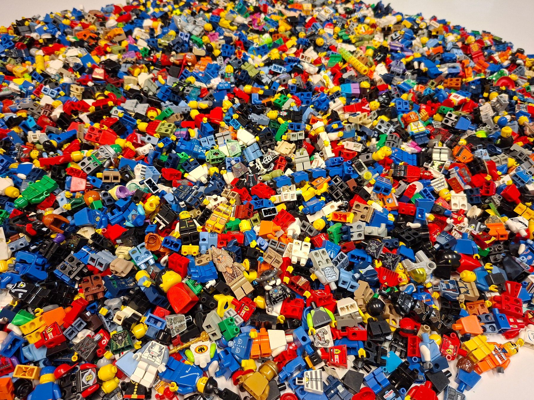 Lego Giocattoli: Lego Minifiguren 7,650 kg – Usato da Sils im Domleschg venduto da AMAG_AUDI_ZH 2
