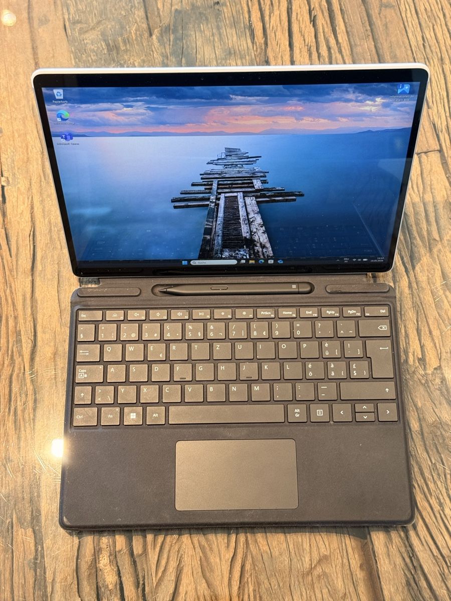 Microsoft Notebooks: Microsoft Surface Pro 8, 256 GB SSD, 16 GB RAM – Gebraucht aus Diepoldsau von Risa-94 1