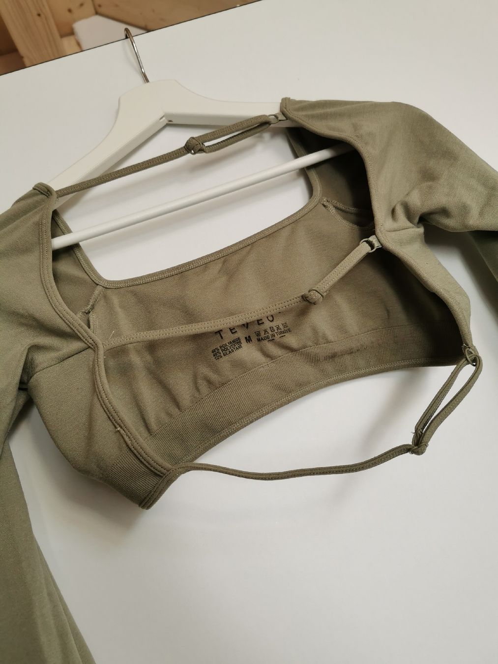 Teveo Top: Teveo langarm Top Grösse M Olive – Nuovo (secondo la descrizione) da Eiken venduto da Leele 1