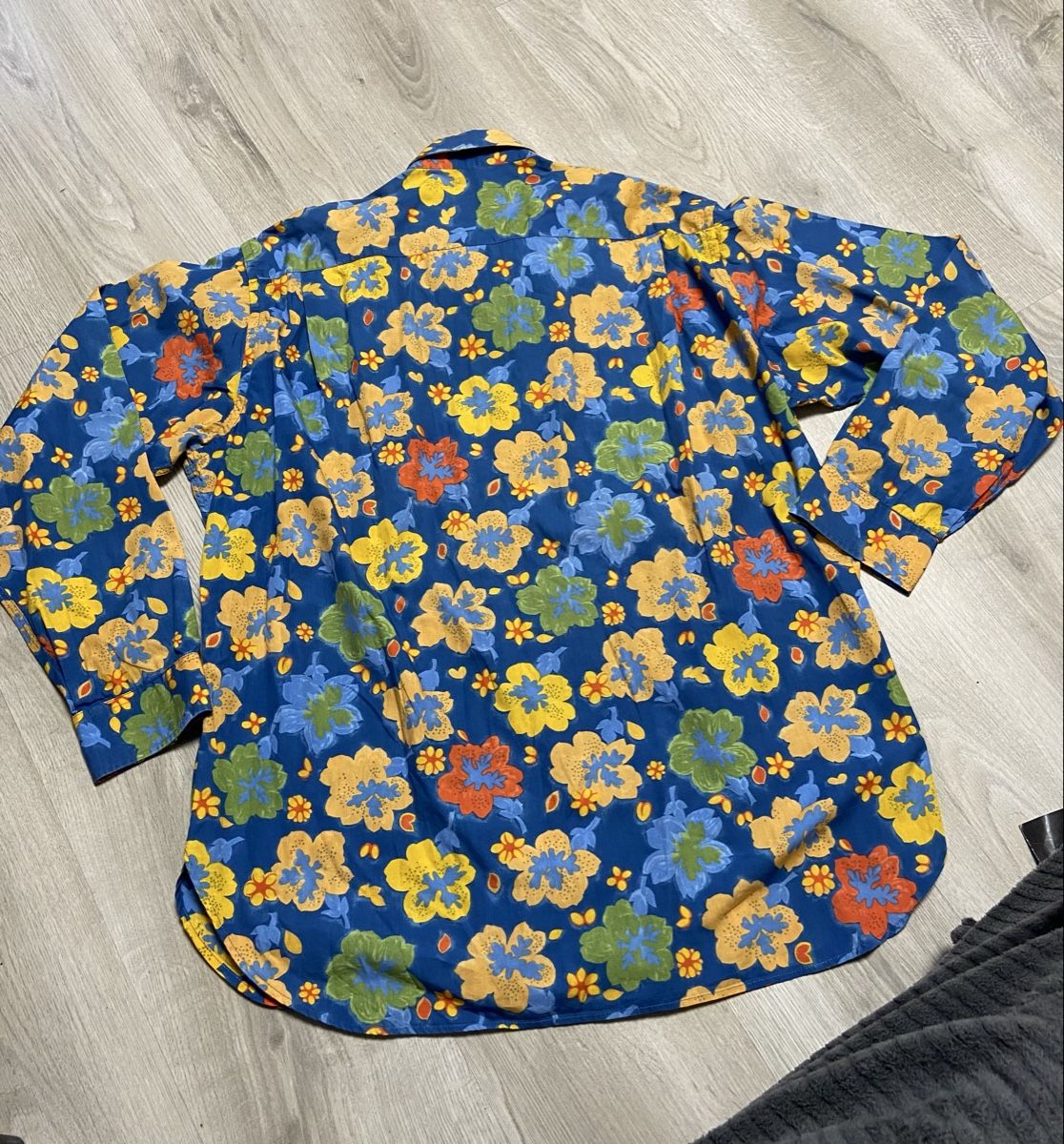 Valentino Blusen: Chemise Valentino taille 42 – Gebraucht aus Montreux von Perledor 4