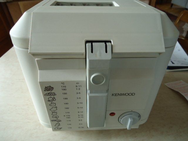 Kenwood Appareils de cuisine: Friteuse Kenwood – D'occasion à Stein AR par dylesi
