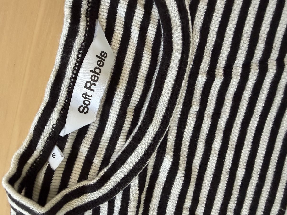 T-shirt: Soft Rebels gestreiftes Langarmshirt – Usato da Ennetbaden venduto da b617 2