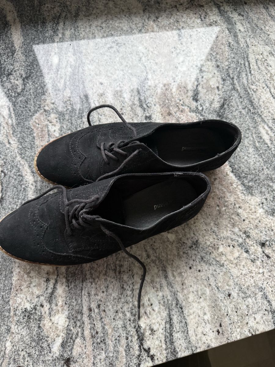 Scarpe da donna: Schwarze Schnürschuhe – Nuovo (secondo la descrizione) da Hüttwilen venduto da sar_8gj7 2