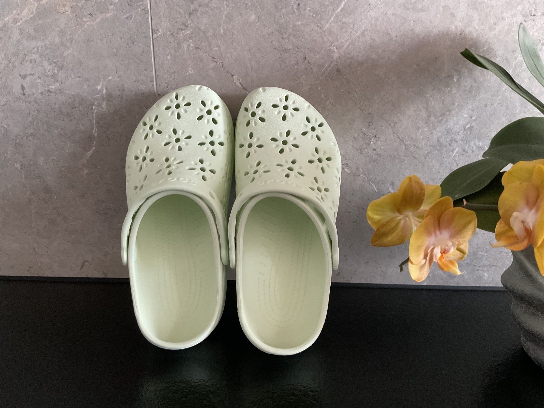 Crocs Herrenschuhe: Crocs – Neu (gemäss Beschreibung) aus Neuchâtel von sta_7qfy 4
