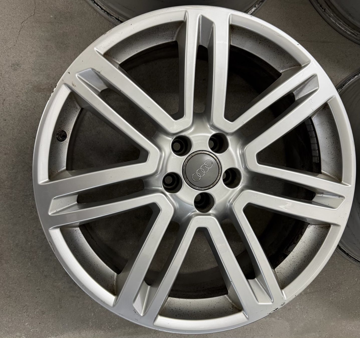 Audi Cerchioni: Original Audi RS6 20 Zoll – Usato da Baar venduto da fba_f78w 1