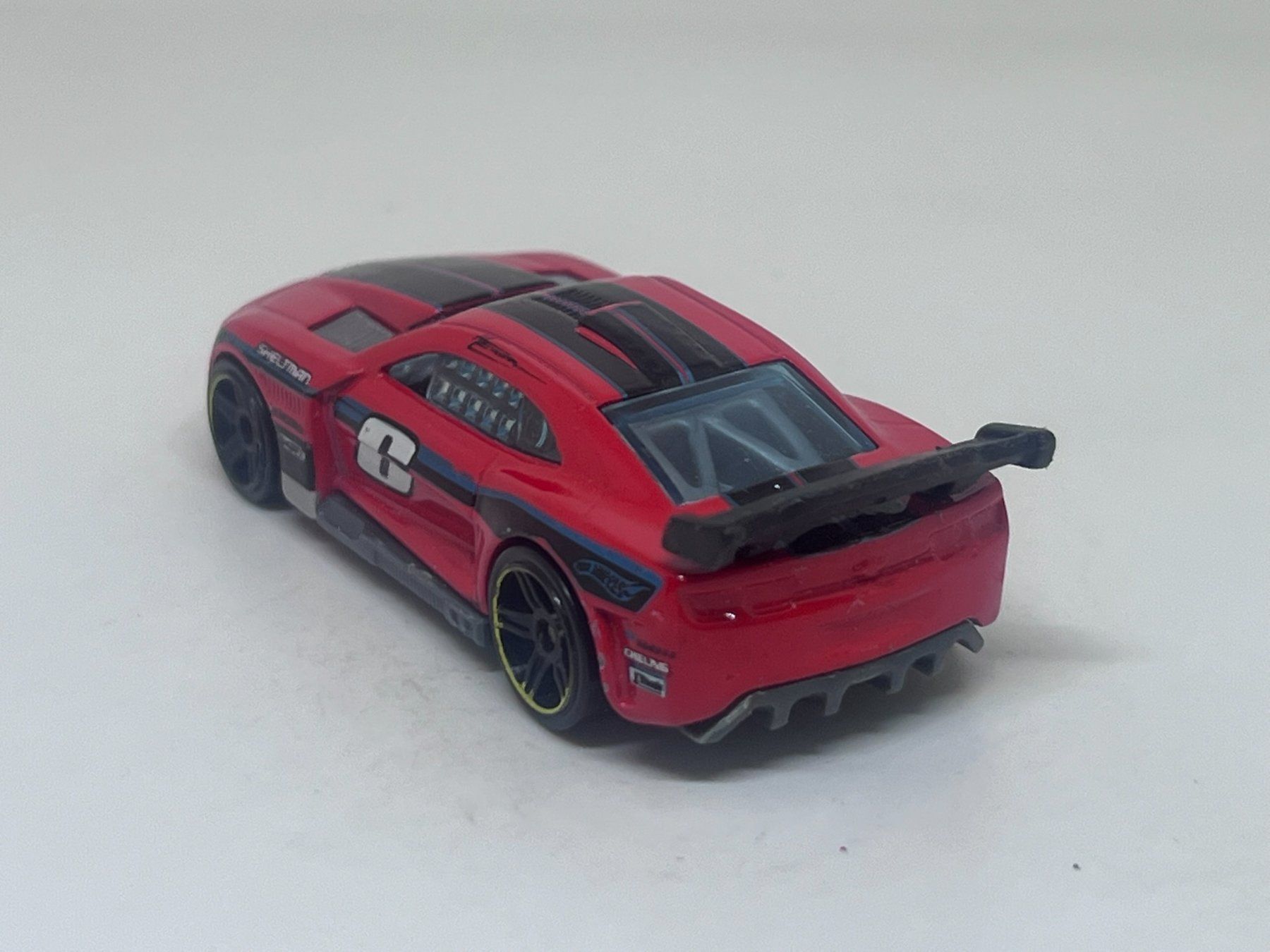 Hot Wheels Modellini d'auto: Hot Wheels '11 Camaro #397 – Usato da Wildegg venduto da LaaBoutique 2