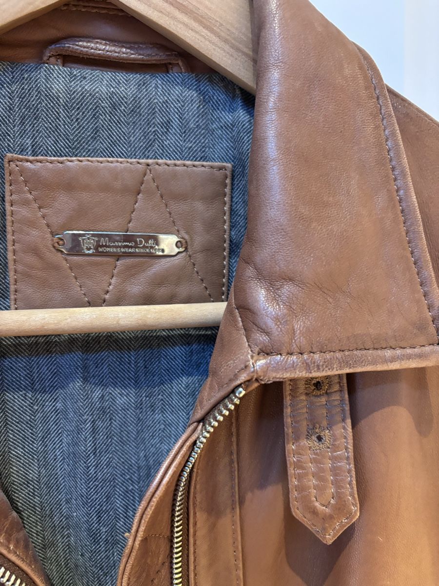 Massimo Dutti Vestes: Brown leather jacket – D'occasion à Bassins par claaretje 3