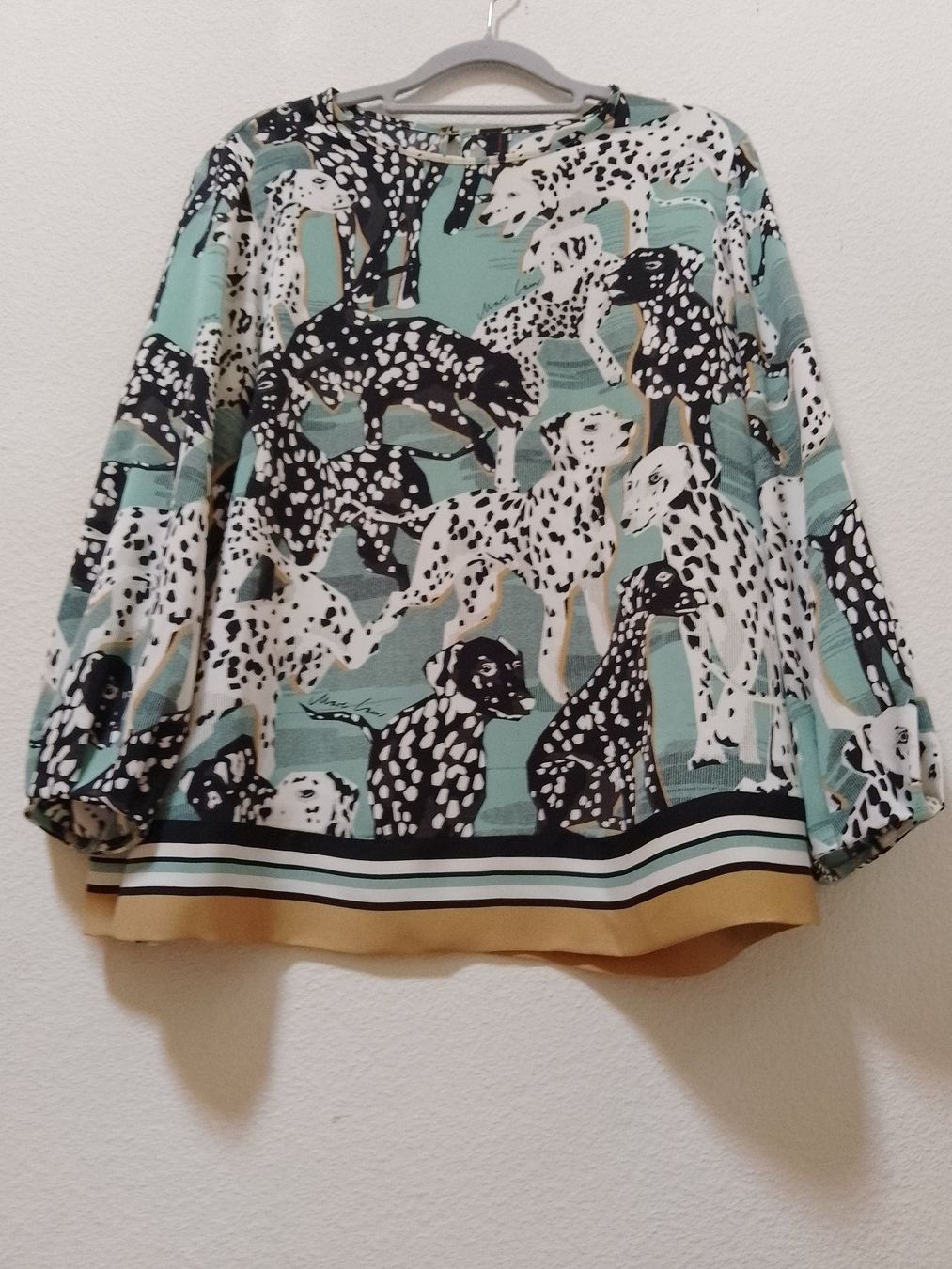 Marc Cain Camicette: Marc Cain Bluse mit Dalmatiner Muster, Grösse 40 – Usato da Gilly venduto da sil_c5qj