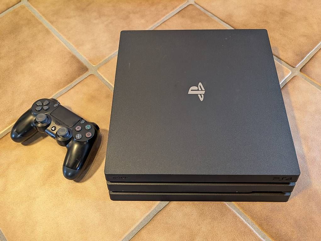 Casques audio: PlayStation 4 mit Headset – D'occasion à Höri par Makumba2 1